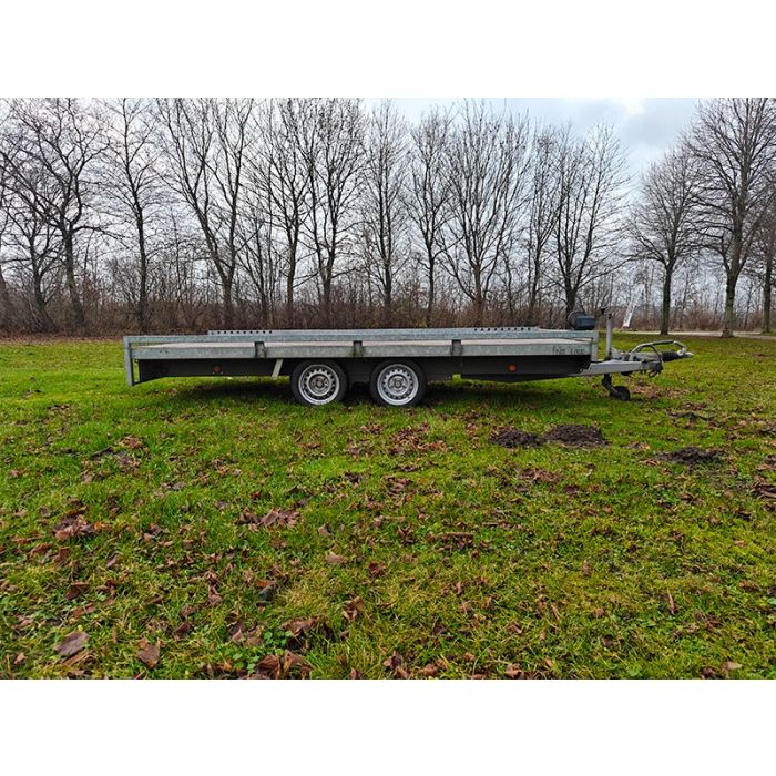 Maskintrailer/ autotrailer til udlejning. Udlejning af trailere fra Trailergaarden Gantrup i Østbirk.