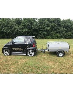 Stema Retro - lille smart trailer p&aring; 750 kg totalv&aelig;gt og en nyttelast p&aring; 573 kg. F&aring;s i mange forskellige farver - her afbilledet i gr&aring;.