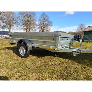 Neptun GN286 Hobby, stærk og fleksibel multitrailer uden bremser, der passer perfekt til både privat og professionel brug. 750 kg totalvægt med tipfunktion og bagklap der fungerer som rampe. 


